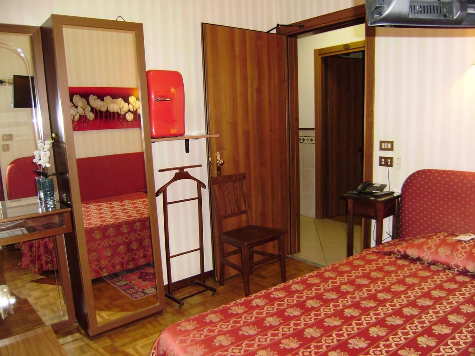 Hotel Italia City Center Mantua Exterior foto