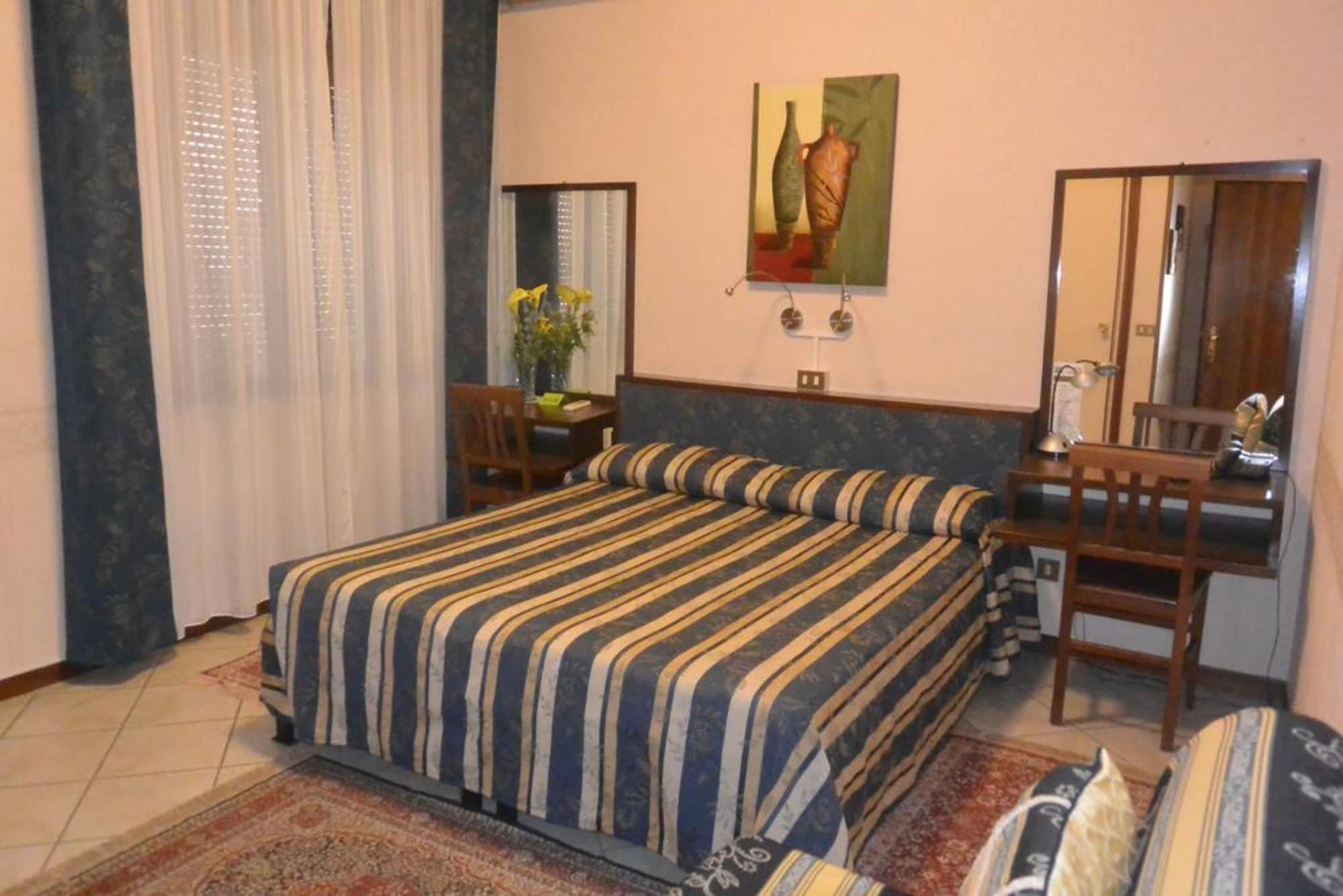 Hotel Italia City Center Mantua Exterior foto