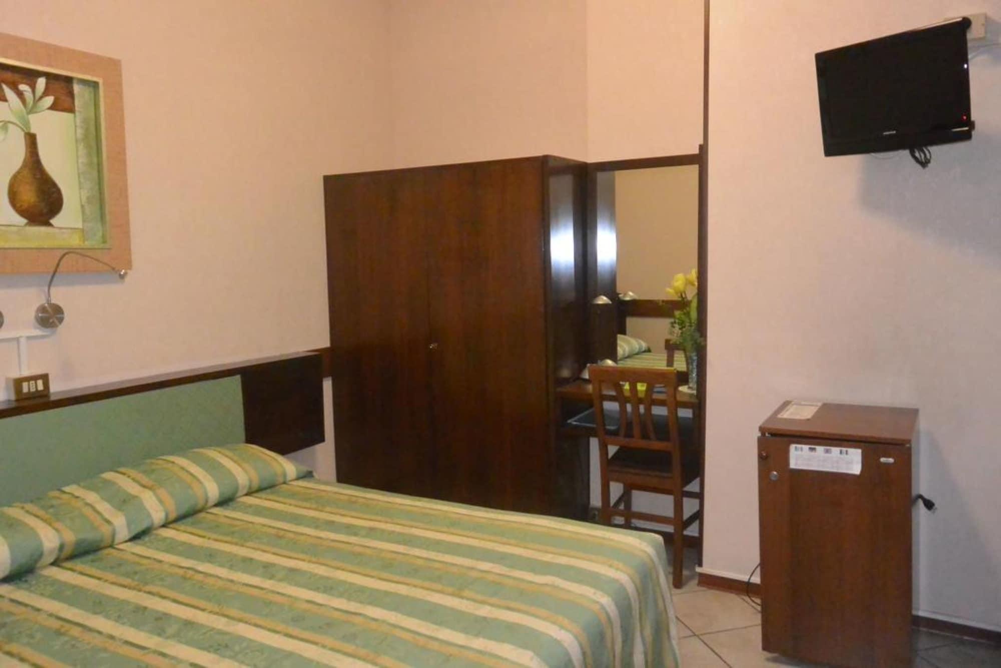 Hotel Italia City Center Mantua Exterior foto
