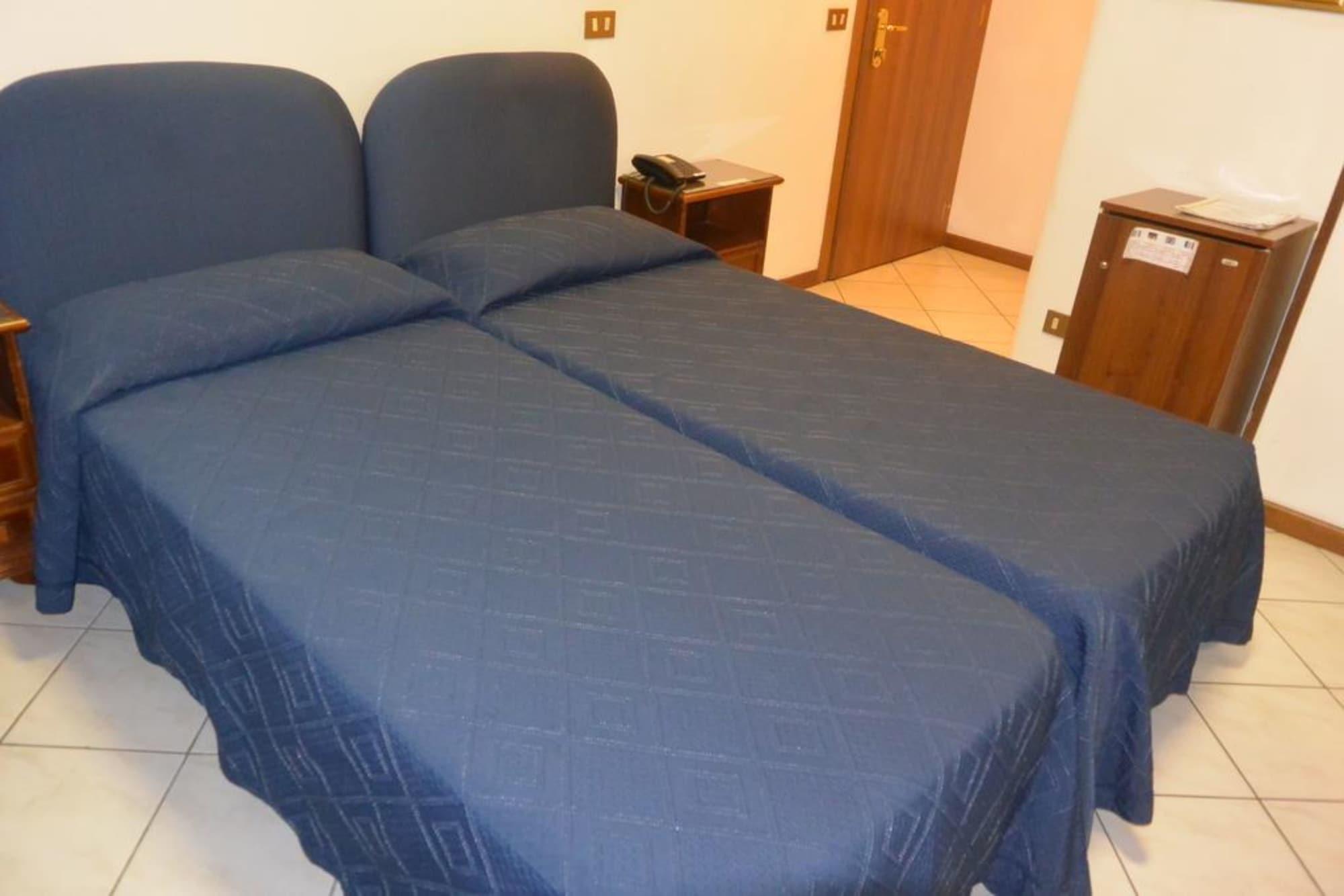 Hotel Italia City Center Mantua Exterior foto