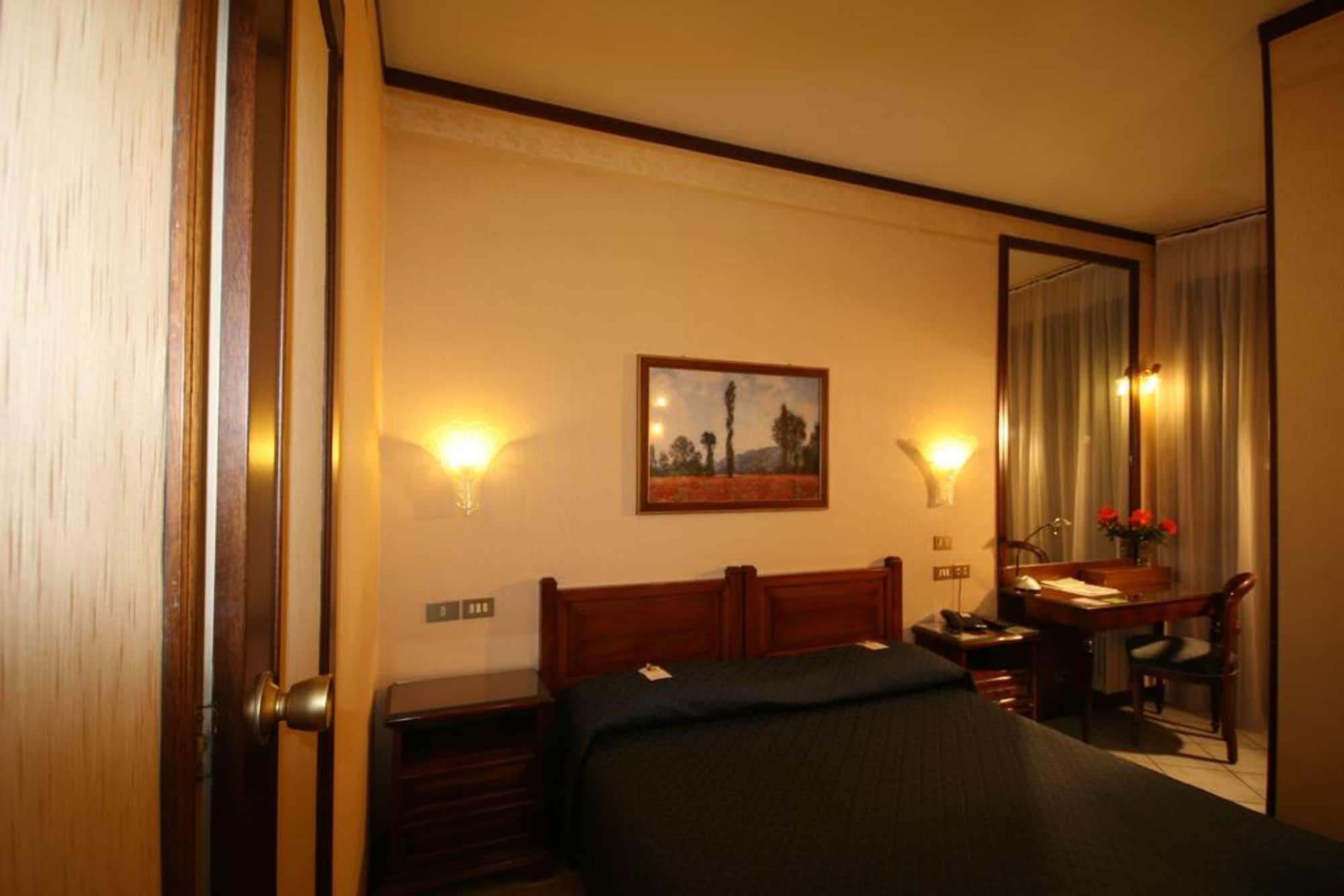 Hotel Italia City Center Mantua Exterior foto