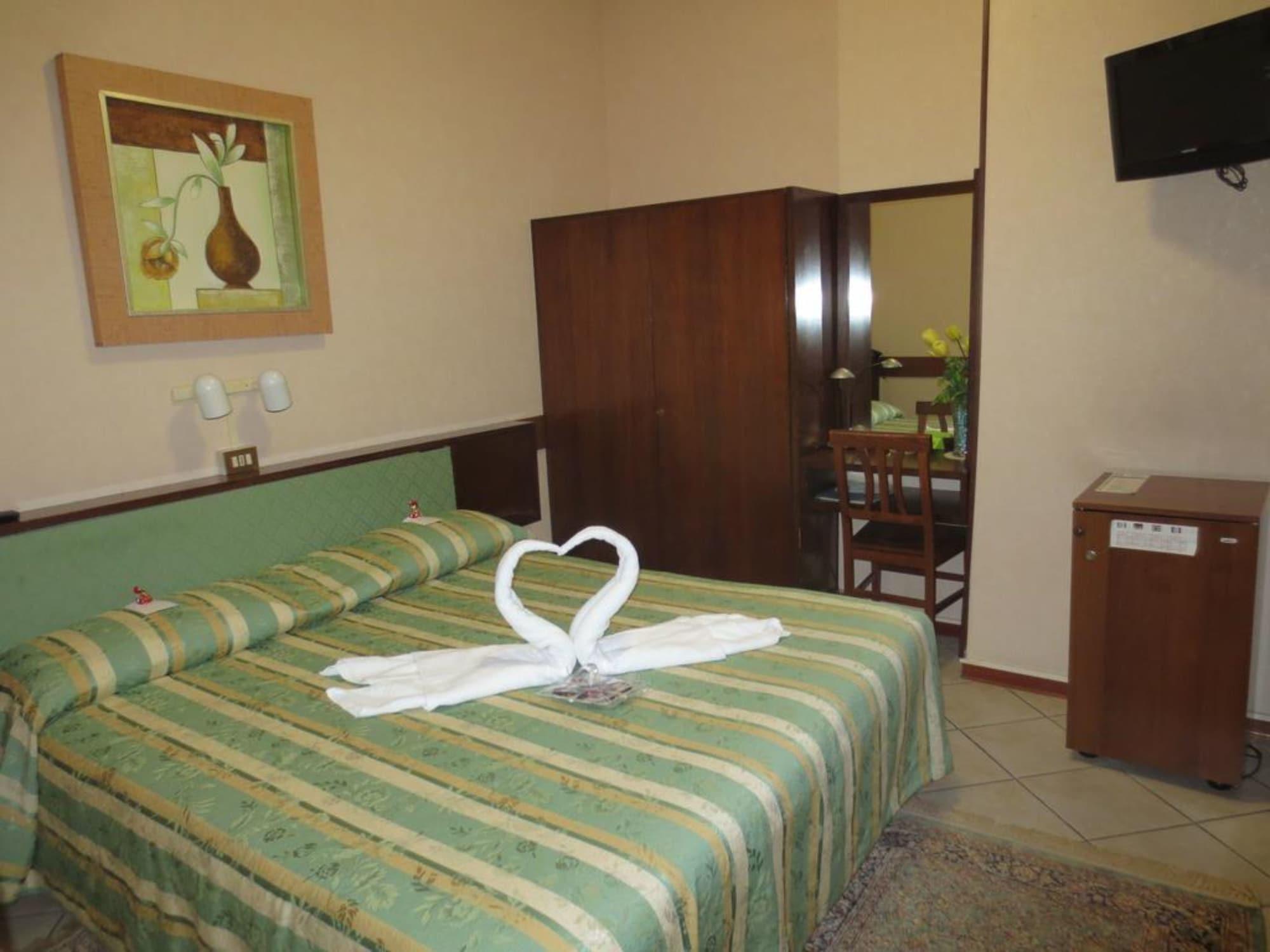 Hotel Italia City Center Mantua Exterior foto