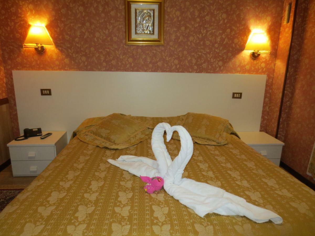 Hotel Italia City Center Mantua Exterior foto