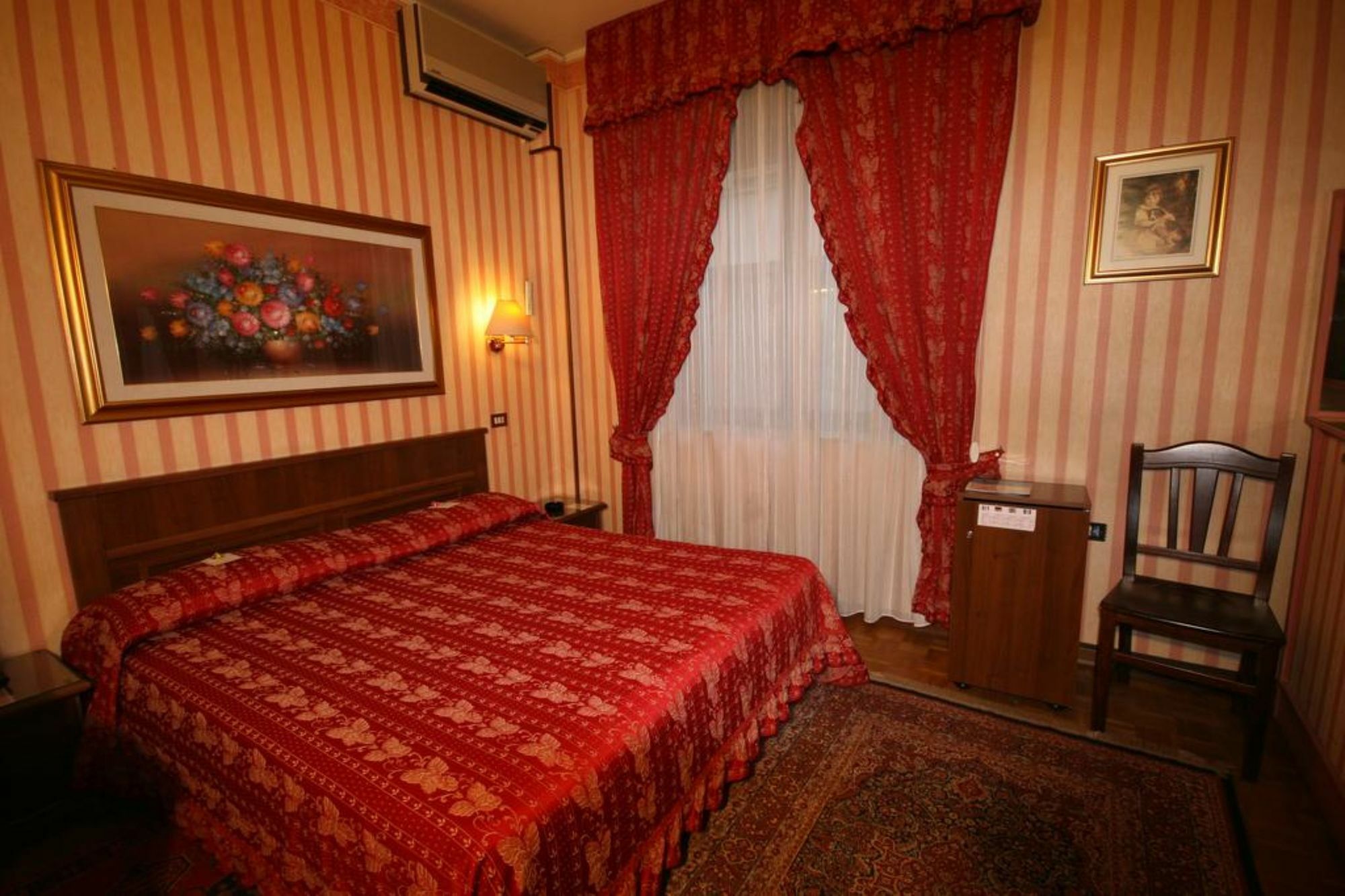 Hotel Italia City Center Mantua Exterior foto